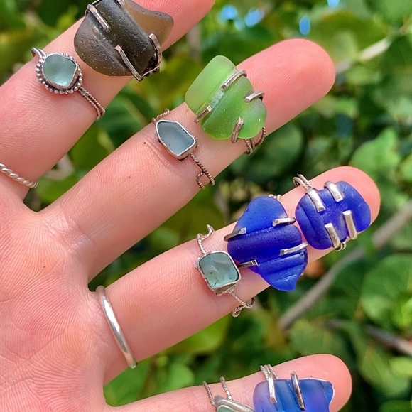 Sea tumbled olive green sea glass sterling silver soldered prong bottle top - Picture 4 of 5